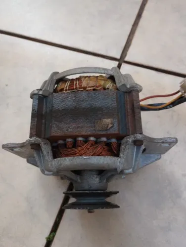 Motor de Maquina de Lavar Brastemp
