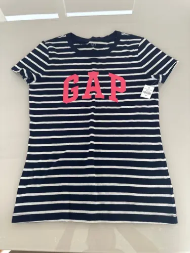 Camiseta listrada azul e branca nova com etiqueta