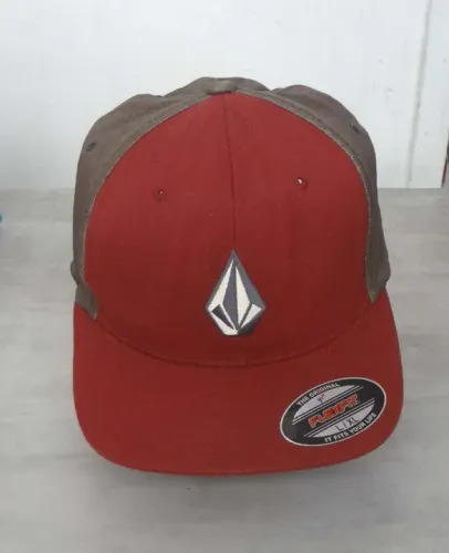 Boné Volcon Fechado Flexfit