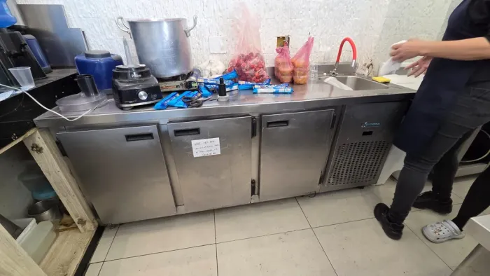 Balcão refrigerado 3 portas kofisa pia na direita