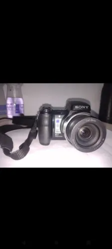 Câmera Digital Sony com Lente Carl Zeiss