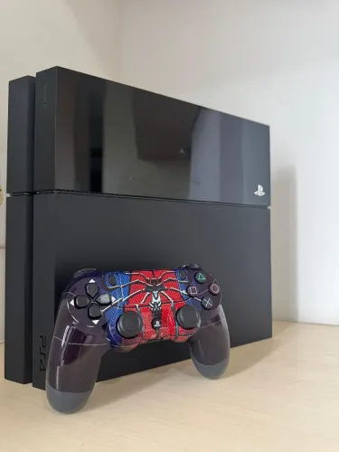 PS4 semi novo 