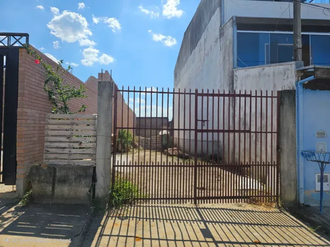 Ótimo terreno plano à venda:  Rua Rio das Cobras, Altos da Vila Paiva/São José dos Campos.