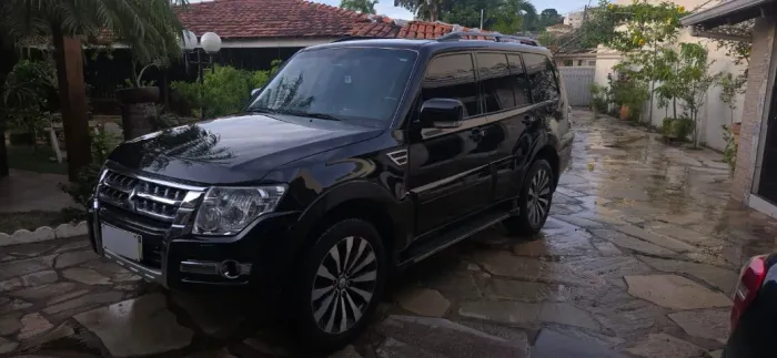 PAJERO FULL HPE 2019 7 LUGARES +Teto solar + Interior caramelo