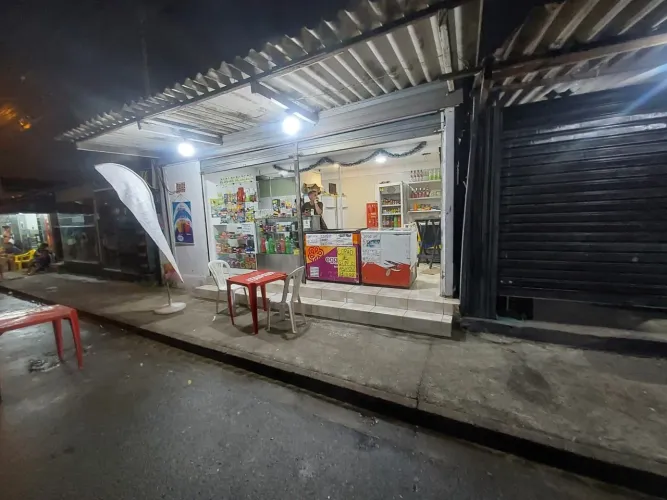 Aluga se Comércio  com duas lojas