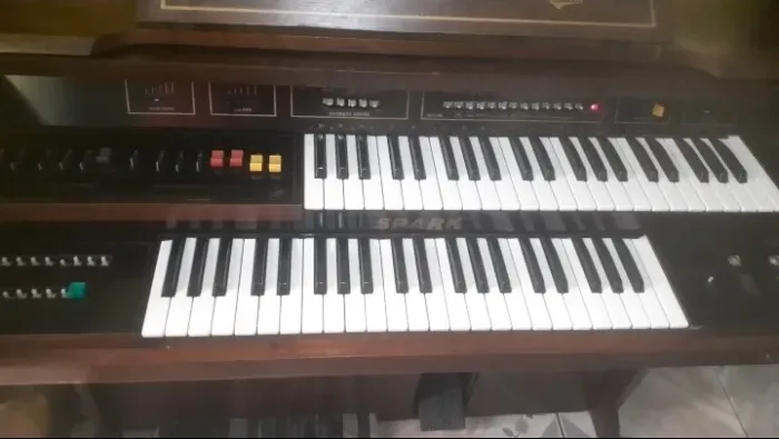 Vendo órgão/piano musical