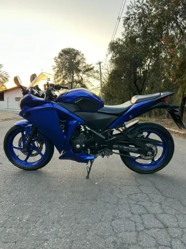 CBR 250R pronta para rodar