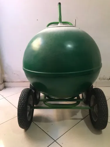Carrinho para venda de côco verde *