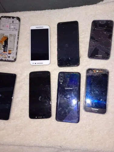 30, cada Celular pra usar peças 