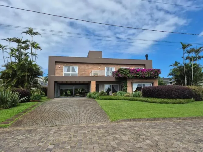 Casa no Condomínio Lagoa do Passo com rampa para lancha e Jet Ski - Espaço Gourmet e 4 Dor