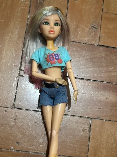 Boneca liv