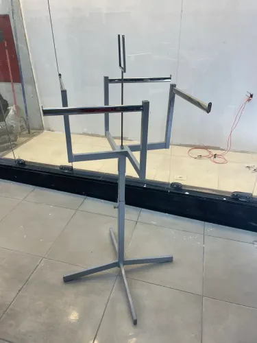 Arara para exposição de roupas 