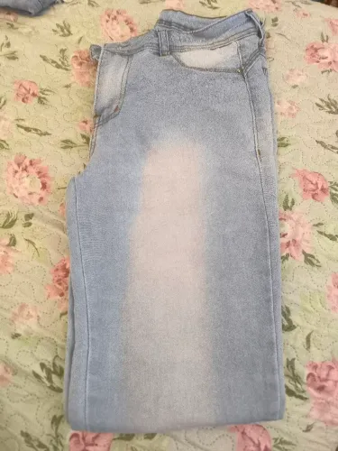 Calça jeans semi nova tamanho 42