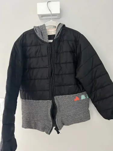 Jaqueta Infantil (MARCA ALPHABETO)Preta com Detalhes