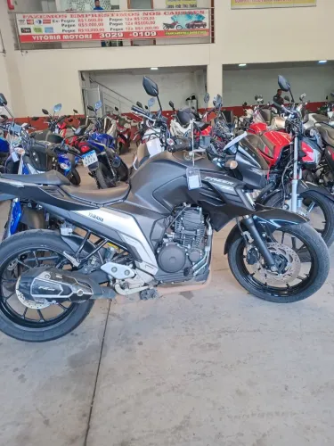 YAMAHA FZ25 2023 Vitória motors