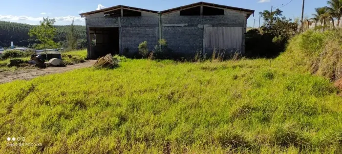 Vendo ou Alugo Galpão com terreno gigante na Tenente Célio em Novo Cavaleiro - Macaé - RJ