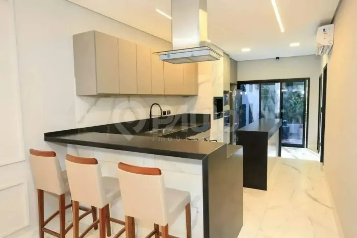 Casa á Venda em Condomínio Reserva das Paineiras