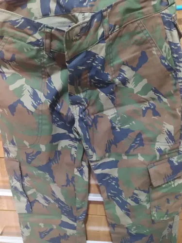 Calça camuflada militar Tam P Unissex 