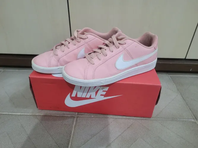 Tenis nike rosa n. 37
