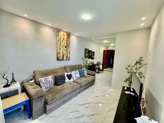 Casa Linear 2 quartos com excelente localização no bairro Antônio Damiani [Alto da Lagoa] 