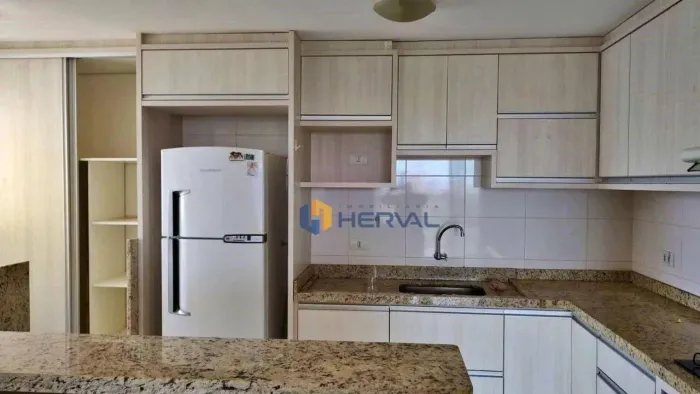 Apartamento com 3 dormitórios para alugar, 87 m² por R$ 4.000,00/mês - Zona 08 - Maringá/P