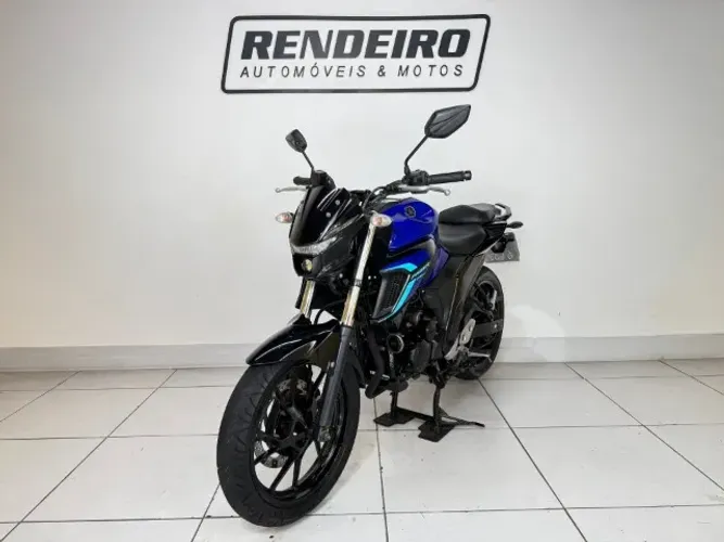 Yamaha FZ25 Fazer 2024 com 13.000km aceito troca