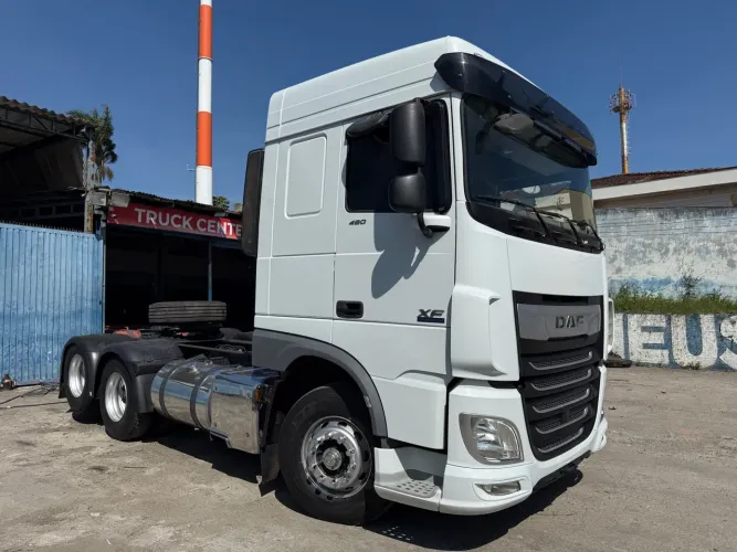 Caminhão DAF XF 480 6x2 2022 super novo