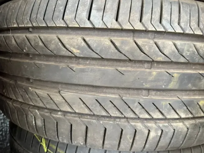 Pneu Conti 255/45/19  90 % vida útil 