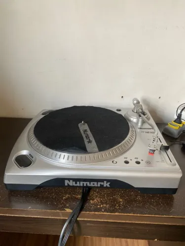  Toca-Discos Numark TT1610