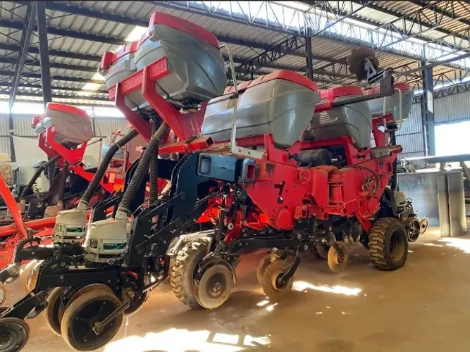 Plantadeira Jumil 16 Linhas Seminova - Invicta PD Magnum 2022.