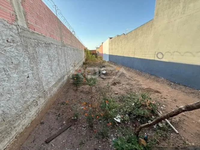 Terreno à venda na Vila São José, São Carlos - Oportunidade única!