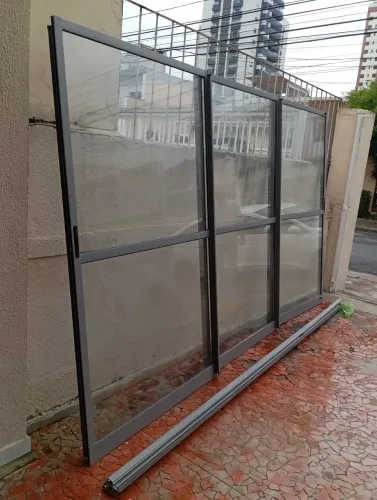 Portas Balcão de Correr 3.75 L x 2.27 A Completa cinza.