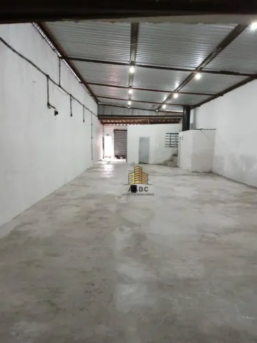 Cidade Náutica - Galpão 210m², escritório, cozinha e banheiros. Show.