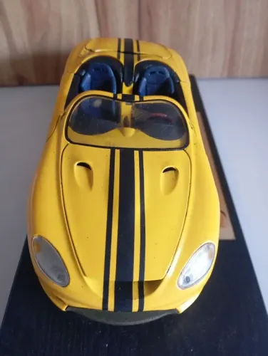 Carro de corrida em miniatura