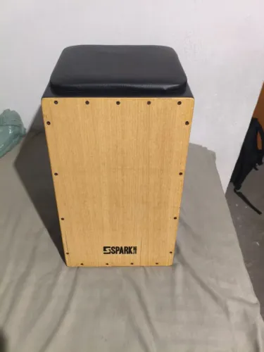 Cajon  instrumento musical 