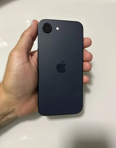 iPhone 16e