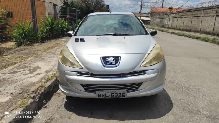 Peugeot 207 XR 1.4 Flex 8V 5P 2012