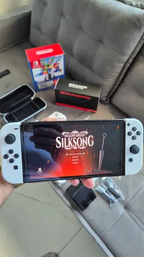 Nintendo Switch Oled 1 mês de uso!!! Nota fiscal e acessórios personalizados
