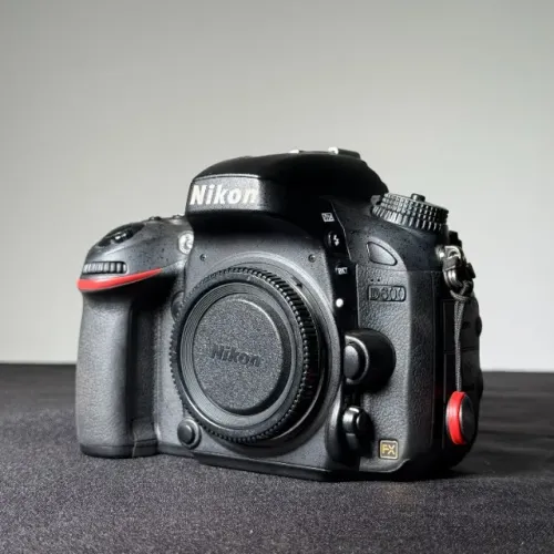 Nikon D600 fx Clicks 80.000