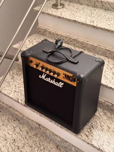 Cubo Guitarra Marshall MG15