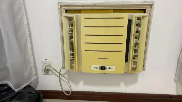 Vendo Ar-Condicionado de Janela Springer 10.000 com controle remoto