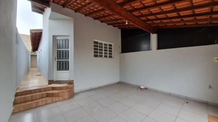 Casa com 2 dormitórios para alugar por R$ 1.800,00/mês - Parque Terras de Santa Maria - Ho