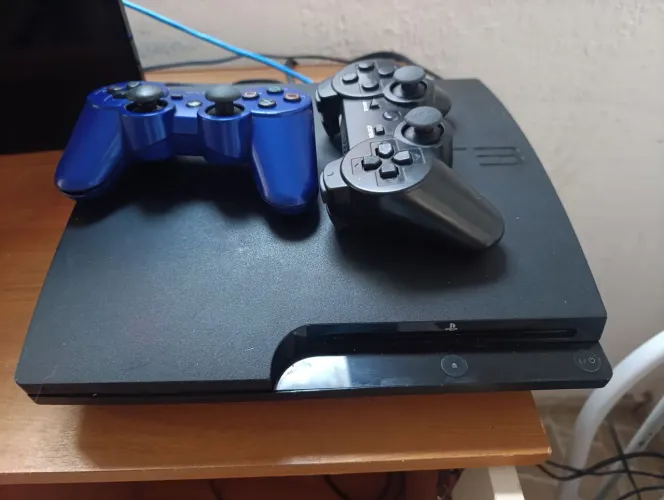 Vendo PS3 destravado funcionando perfeitamente 