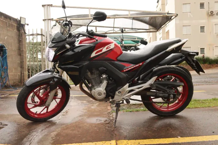Honda CB Twister 250 2019 Vermelha