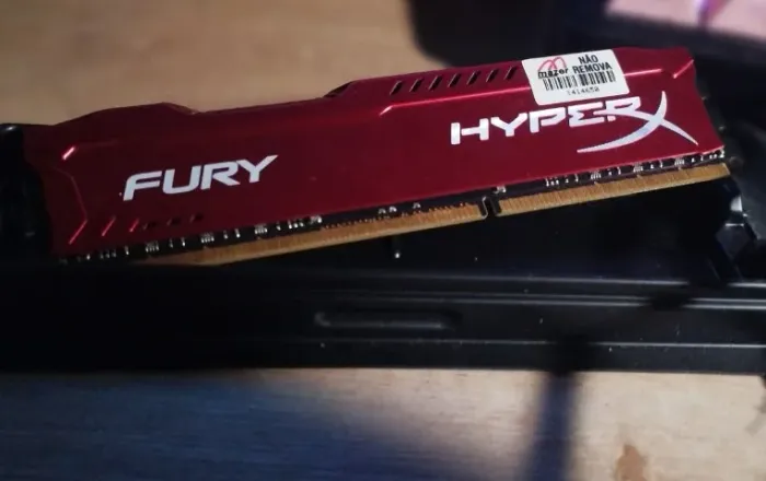 Memória RAM PC Desktop 8GB DDR3 1600MHz HyperX Fury (Vermelha)