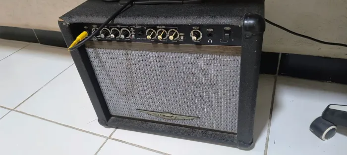 Amplificador de guitarra 