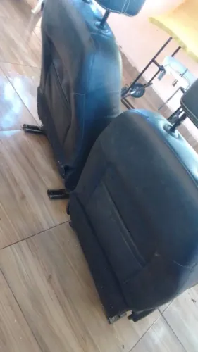 Vendo banco de carro de couro do Peugeot