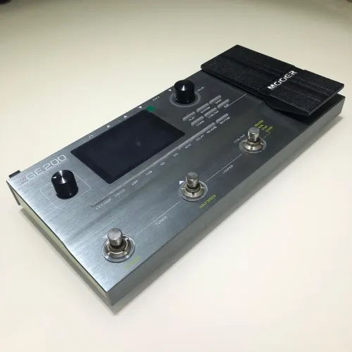 Mooer GE200 GE-200 Pedaleira em estado de nova