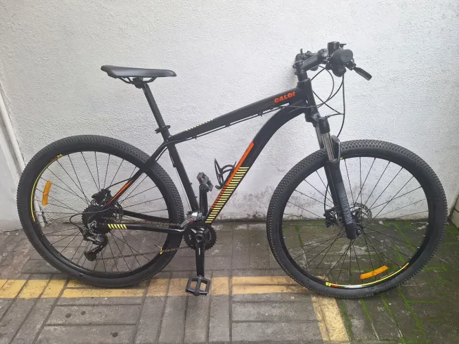 Bicicleta Caloi Moab 18v Shimano Alívio Suspensão Rock Shox