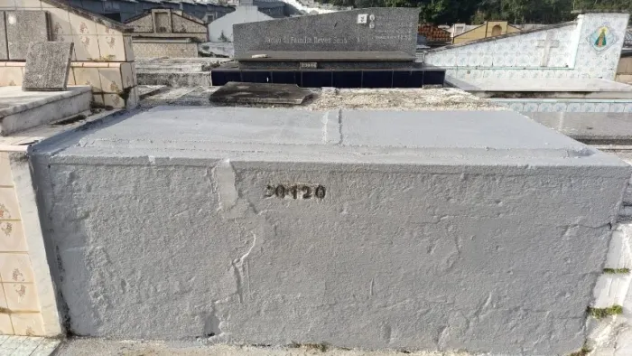 JAZIGO PERPÉTUO À VENDA - CEMITÉRIO DE RICARDO DE ALBUQUERQUE (RJ) - PRONTO PARA USO